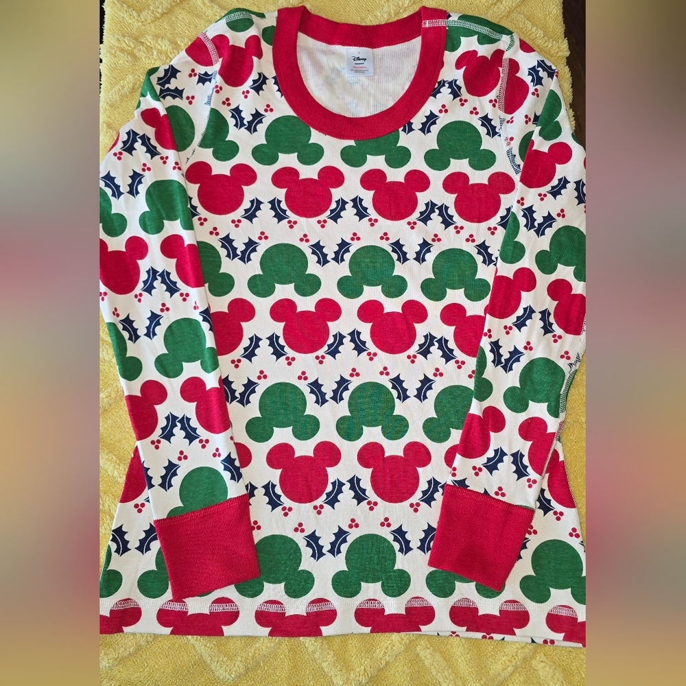Hanna Andersson Disney Mickey Mouse "Holly Garland" cotton long john pajamas.